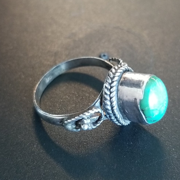 925 Silver and Turquoise Ring. - Picture 4 of 8